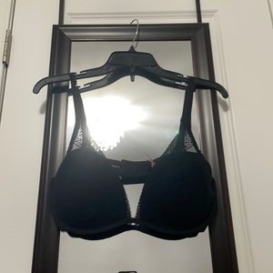 NWOT Sexy black lace Incredible by Victoria’s Secret Bra size 36D